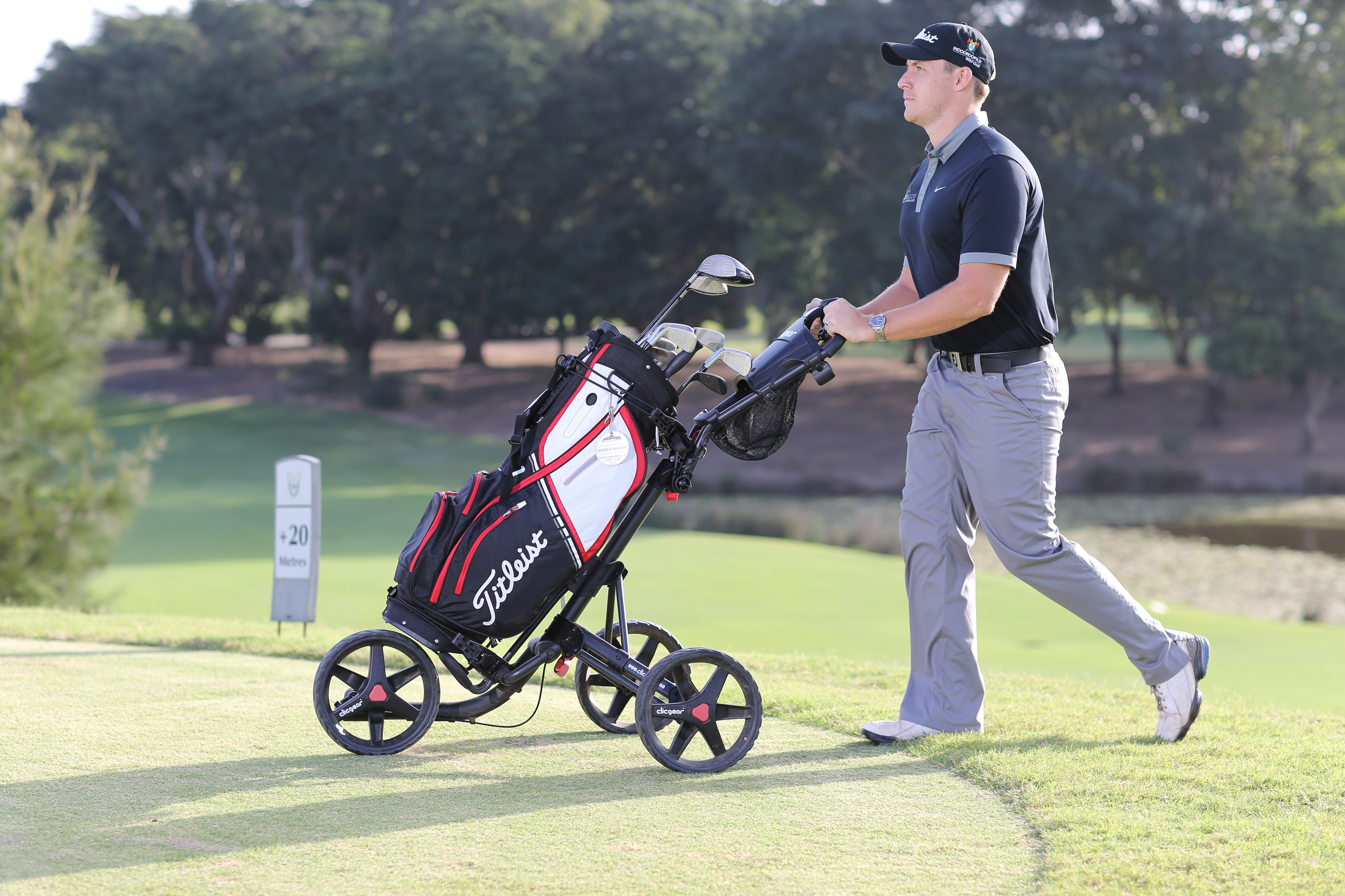Should Golfers Push, Pull or Carry Their Clubs? | Article | TPI